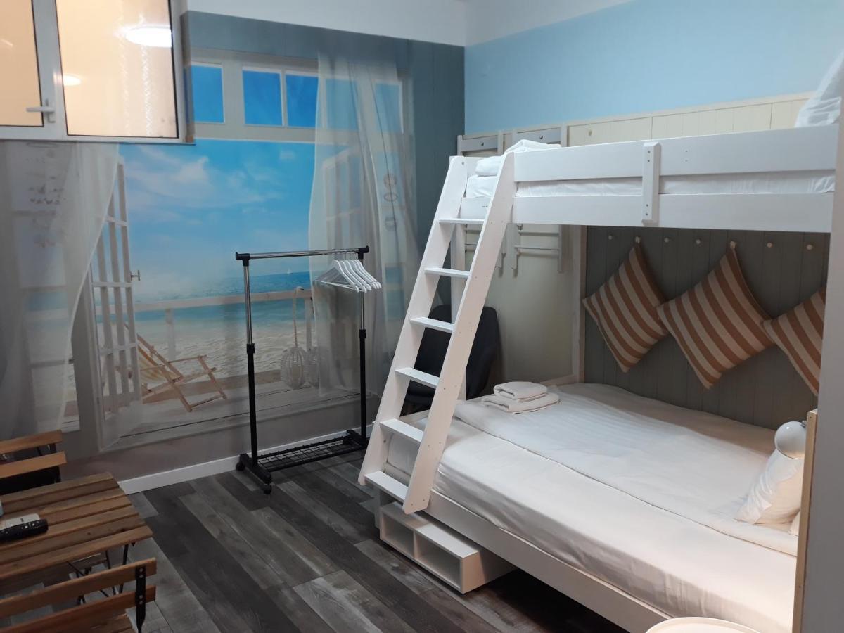 Three Dolphins Hotel With Rooftop Terracе Varna Rum bild
